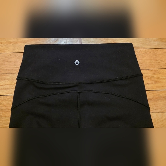 Lululemon Women's 6 Black In Movement High-Waisted Everlux Leggings - Picture 7 of 13